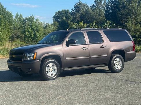 Used 2010 Chevrolet Suburban LT AWD/4WD image 2