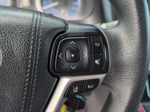 Used 2018 Toyota Sienna LE FWD image 19