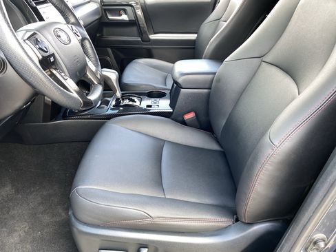 Used 2024 Toyota 4Runner TRD Off-Road Premium w/ Moonroof Package AWD/4WD image 17