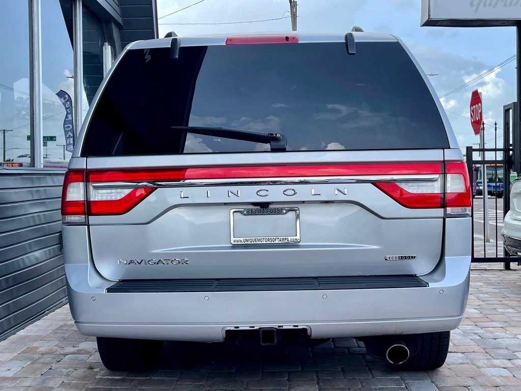 Used 2015 Lincoln Navigator 2WD image 9