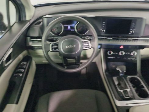 Used 2024 Kia Carnival LX image 19