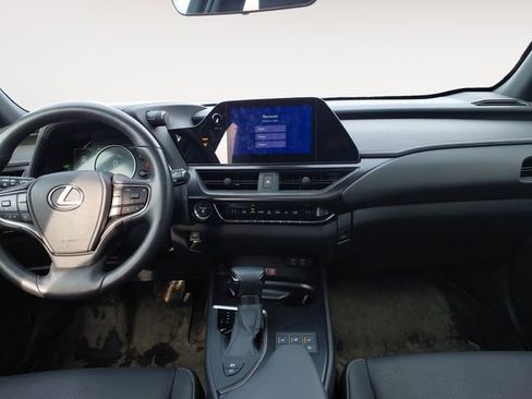 Used 2024 Lexus UX 250h F Sport image 10