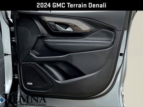 Used 2024 GMC Terrain Denali w/ Denali Premium Package image 30