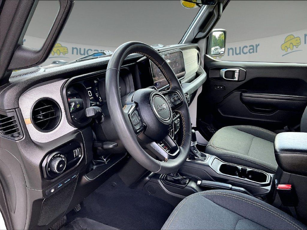 Used 2024 Jeep Wrangler Unlimited AWD/4WD image 8