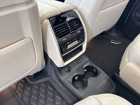 New 2026 BMW X7 M60i image 45