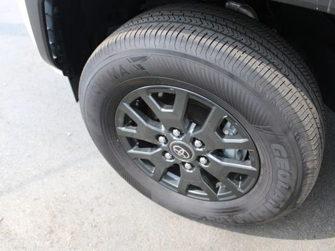 Certified 2025 Toyota 4Runner SR5 AWD/4WD image 65