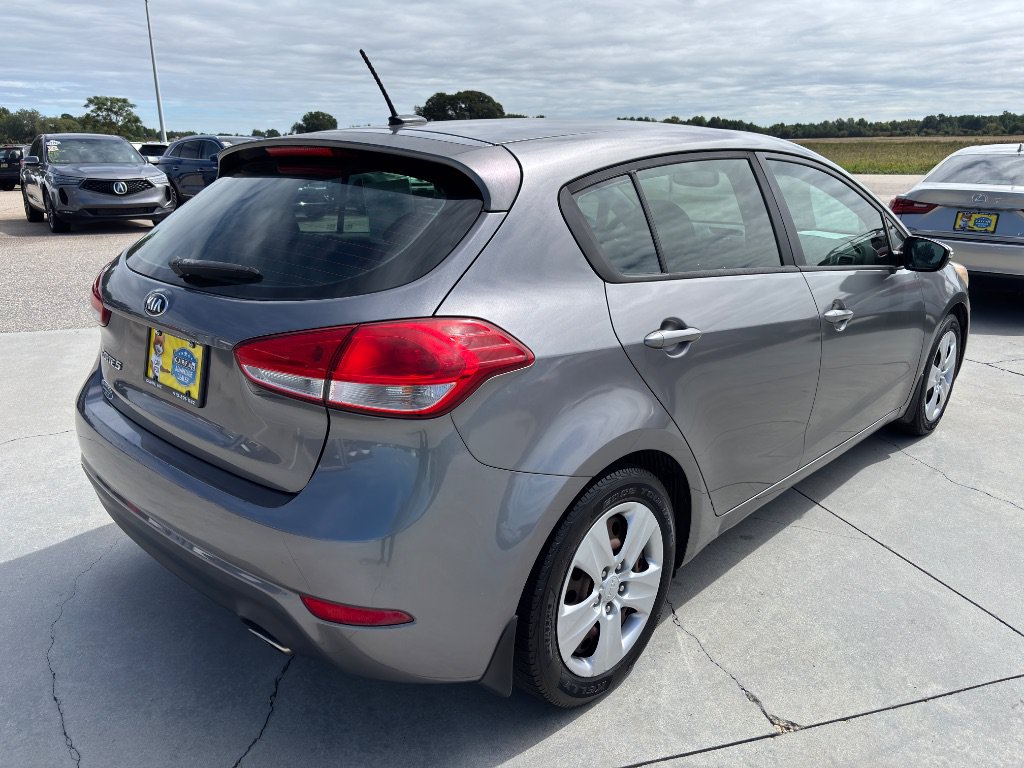 Used 2016 Kia Forte LX FWD image 4