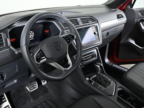 Used 2024 Volkswagen Tiguan SE R-Line FWD image 12