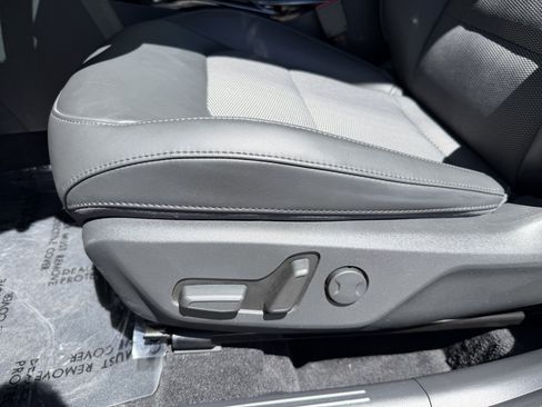 Used 2025 Kia Niro EX FWD image 33