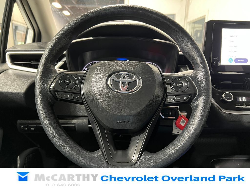 Used 2025 Toyota Corolla LE FWD image 11