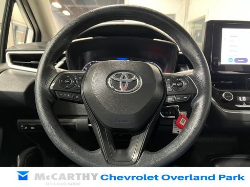 Used 2025 Toyota Corolla LE FWD image 11