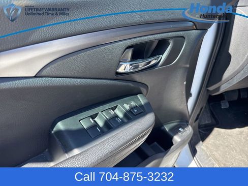 Used 2022 Honda Pilot Sport image 20