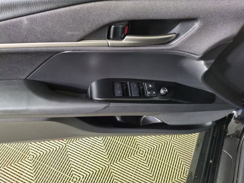 Used 2025 Toyota Camry LE w/ Convenience Package image 14