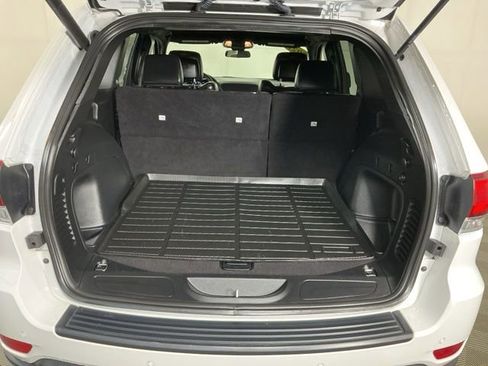 Used 2021 Jeep Grand Cherokee Laredo X image 10