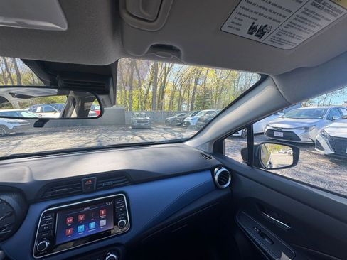Used 2025 Nissan Versa SV FWD image 31