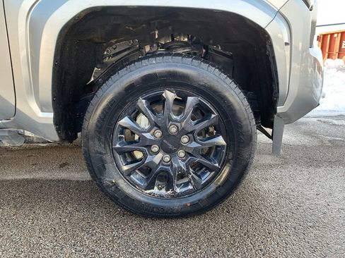 Used 2024 Toyota Tacoma TRD Off-Road image 32