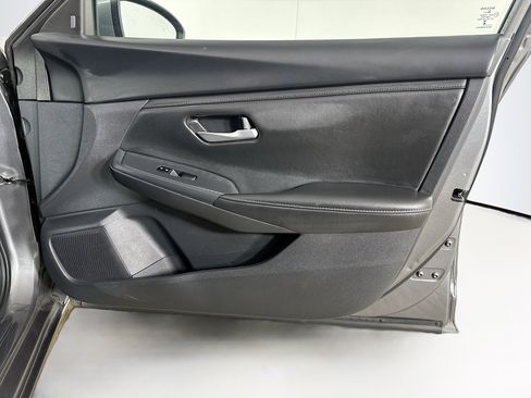 Used 2025 Nissan Sentra SV image 30