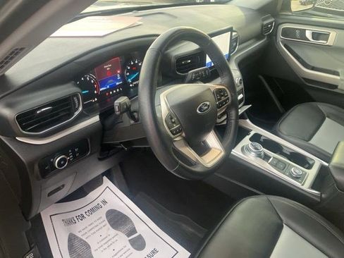 Used 2023 Ford Explorer XLT w/ Equipment Group 202A AWD/4WD image 14