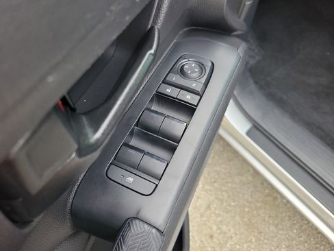 Used 2025 Toyota Tacoma SR AWD/4WD image 14