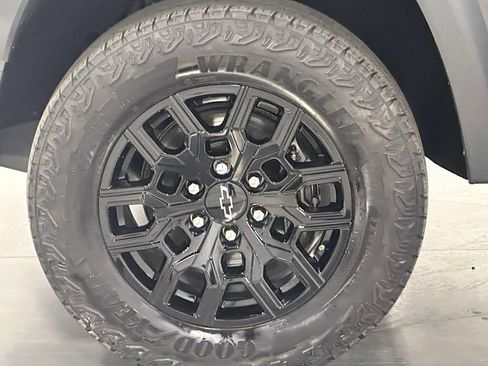 Used 2024 Chevrolet Colorado Trail Boss w/ Advanced Trailering Package AWD/4WD image 18