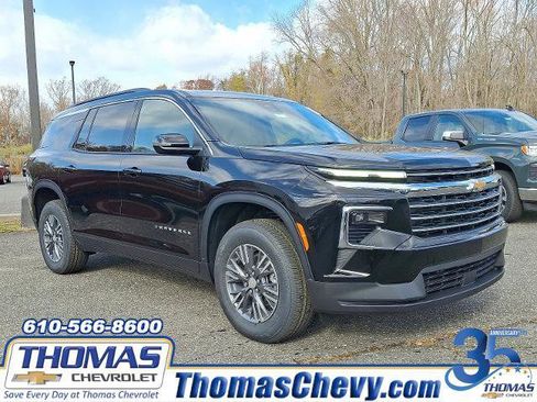 New 2026 Chevrolet Traverse LT image 1