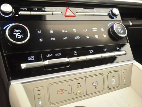 Used 2025 Hyundai Santa Fe Calligraphy image 16