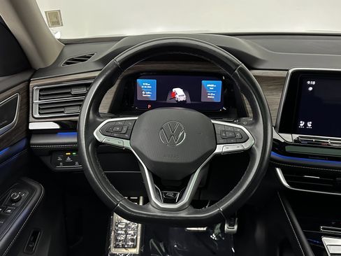 Used 2024 Volkswagen Atlas SEL Premium R-Line image 27