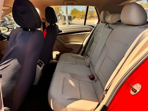 Used 2016 Volkswagen Golf S image 11