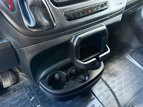 Used 2023 RAM ProMaster 2500 w/ Driver Convenience Group FWD image 19