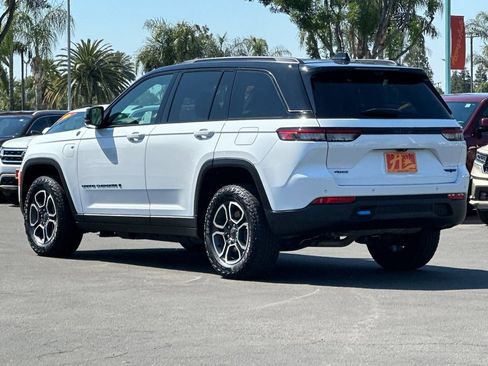 Used 2022 Jeep Grand Cherokee Trailhawk w/ Advanced Protech Group II AWD/4WD image 5