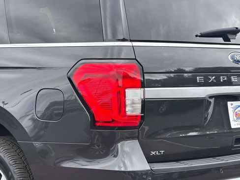 Used 2022 Ford Expedition XLT AWD/4WD image 9