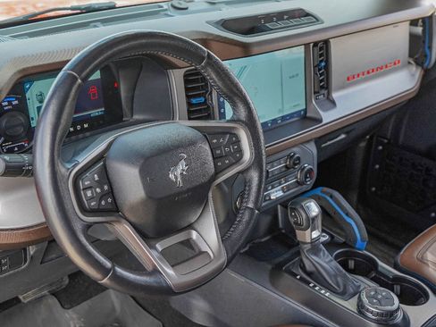 Used 2022 Ford Bronco Outer Banks image 9