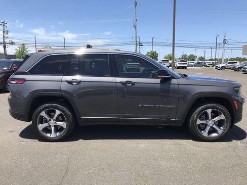 Used 2022 Jeep Grand Cherokee Limited 4xe w/ Luxury Tech Group II AWD/4WD image 6