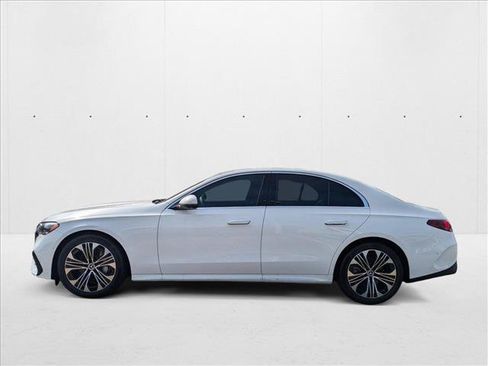 New 2025 Mercedes-Benz E 350 4MATIC Sedan image 5