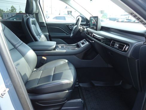 Used 2026 Lincoln Aviator AWD w/ Jet Appearance Package image 26