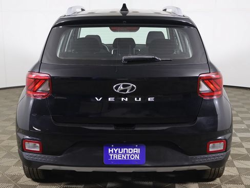 Used 2020 Hyundai Venue SEL FWD image 9