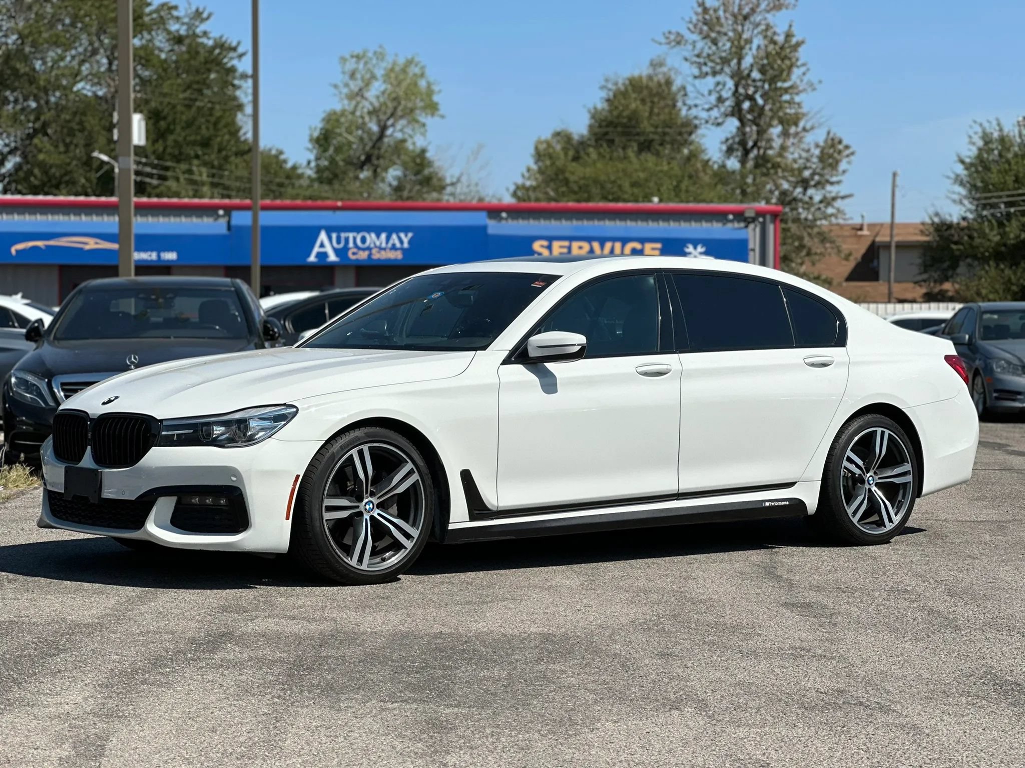 Used 2019 BMW 740i w/ M Sport Package RWD image 1