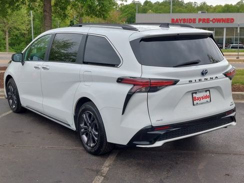 Used 2024 Toyota Sienna XSE w/ XSE Plus Package AWD/4WD image 7