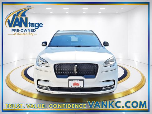 Used 2024 Lincoln Aviator Reserve w/ Equipment Group 201A image 2