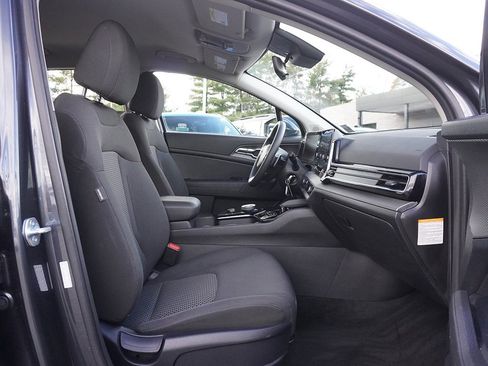 Used 2023 Kia Sportage LX image 30