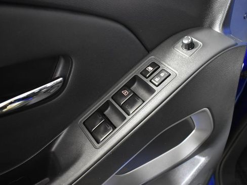 Certified 2024 Nissan Frontier SL image 8