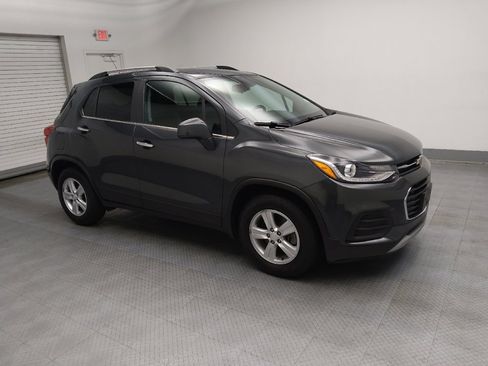 Used 2019 Chevrolet Trax LT w/ LT Convenience Package image 11
