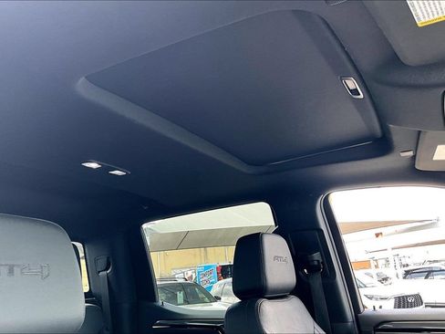 Used 2024 GMC Sierra 1500 AT4 w/ Technology Package AWD/4WD image 23