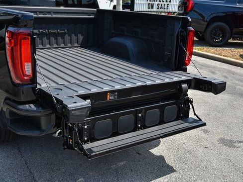 Used 2024 GMC Sierra 1500 Denali w/ Technology Package AWD/4WD image 17