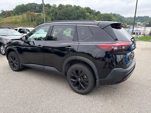 Certified 2023 Nissan Rogue SV w/ SV Premium B Package AWD/4WD image 3