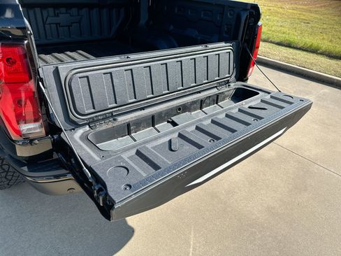 Used 2025 Chevrolet Colorado ZR2 image 25