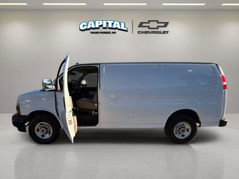 Used 2023 GMC Savana 2500 w/ Driver Convenience Package image 13