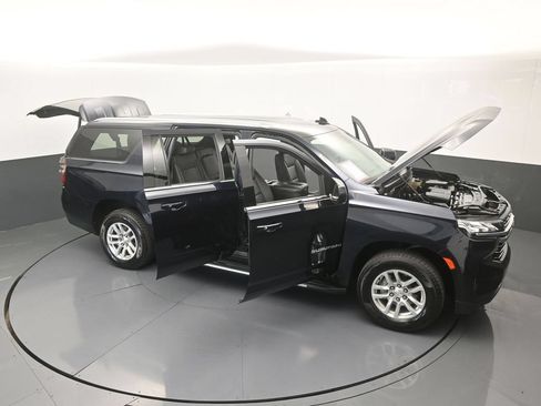 Used 2024 Chevrolet Suburban LT AWD/4WD image 72