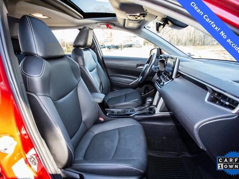 Used 2022 Toyota Corolla Cross XLE image 26
