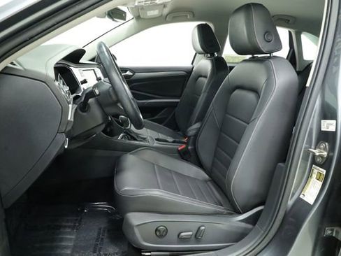 Certified 2023 Volkswagen Jetta SE FWD image 26